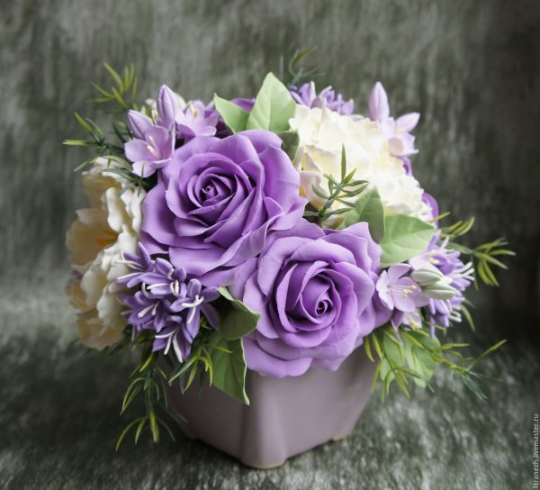 Цветочные букеты и композиции из фоамирана