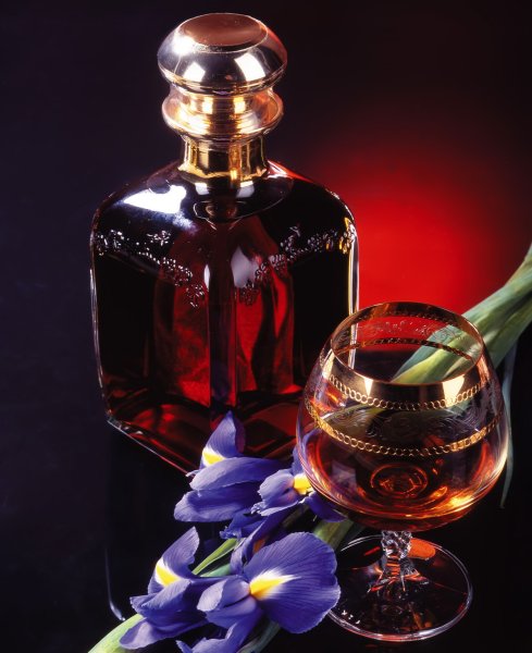 Коньяк и цветы