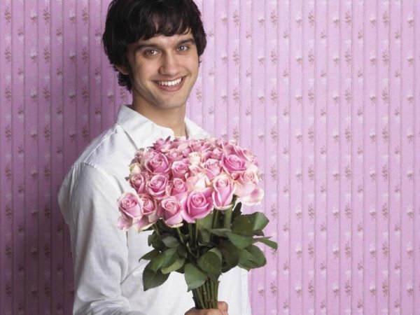 Красивый букет роз для женщины от мужчины