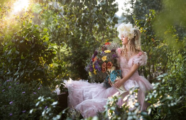 Фотосессия в цветочном саду