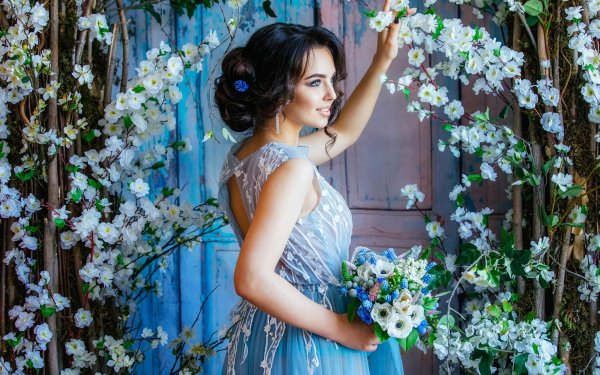 Девушка весной