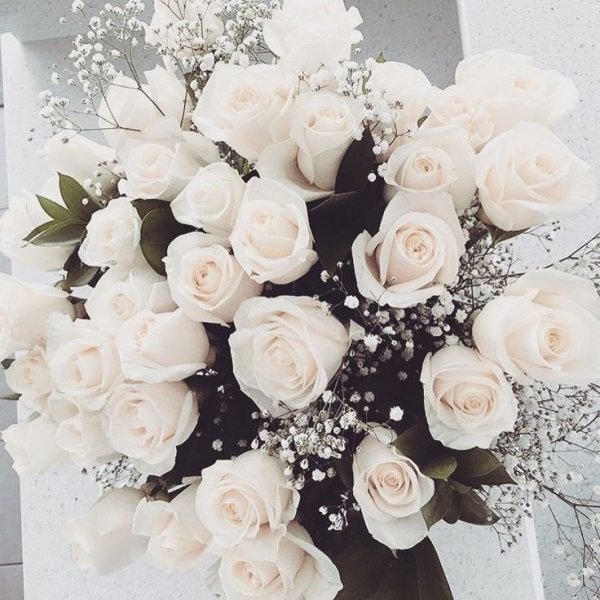 Шикарный белый букет