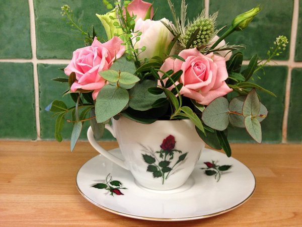 Мерцающая открытка цветы в вазе