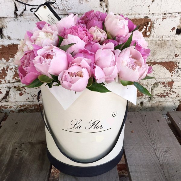 С днём рождения пионы