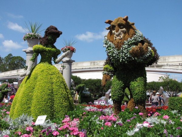 Топиарное искусство Диснейленд