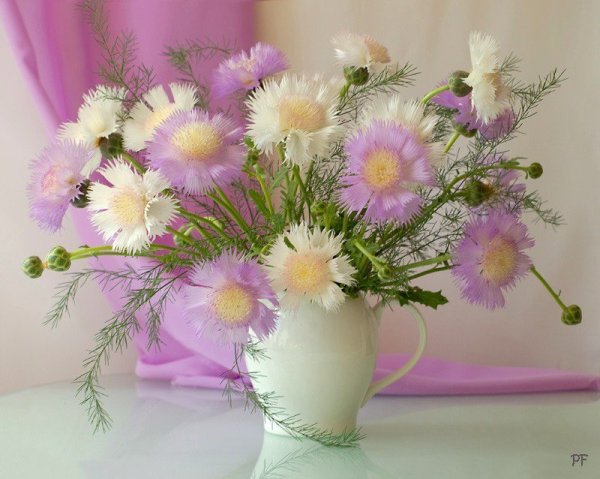 Цветы в вазе