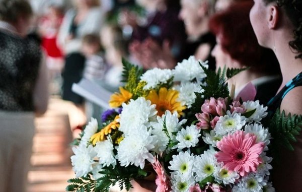 Цветы учителю