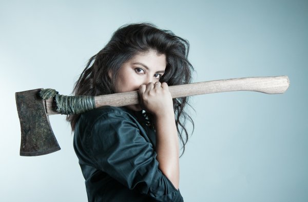 Девочка с топором