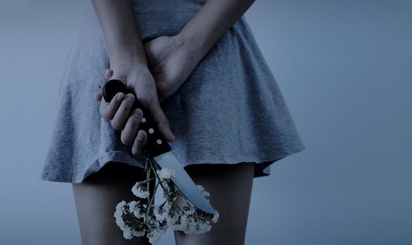 Женщина с топором