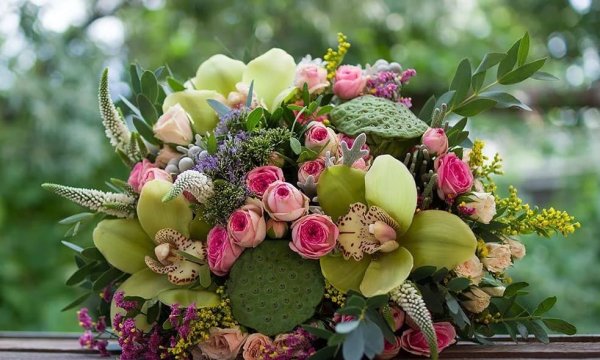 Букет экзотических цветов