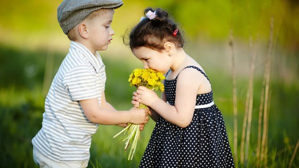 Мальчик с цветами