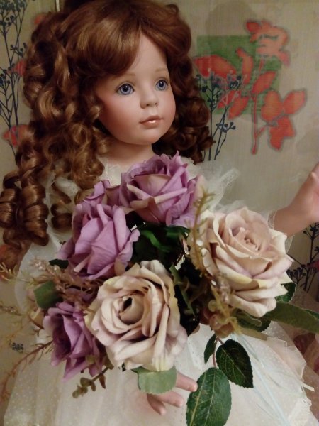 Красивые куклы с цветами