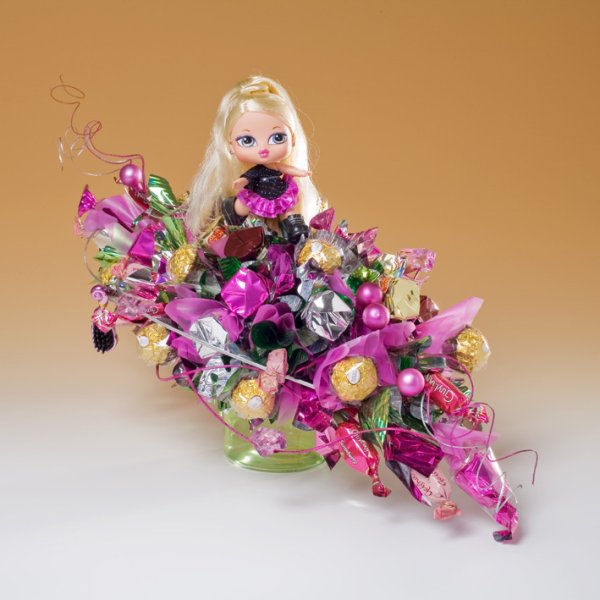 Букет с куклой