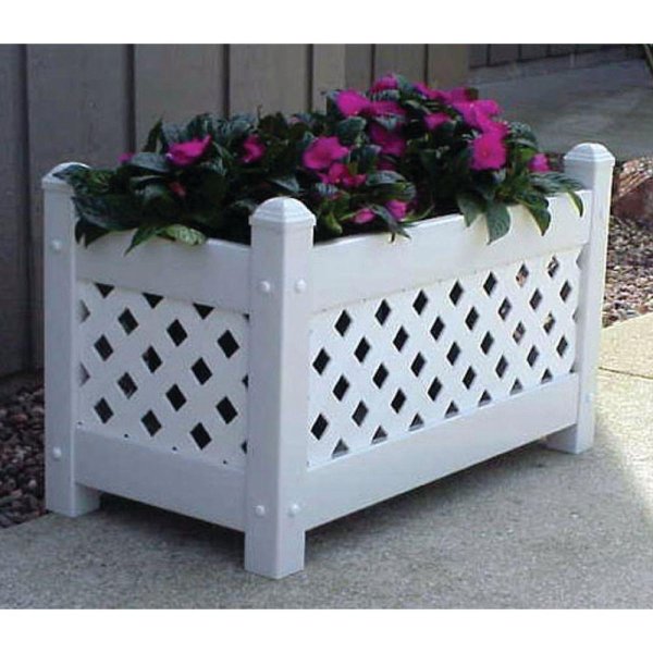 Белый деревянный ящик для цветов