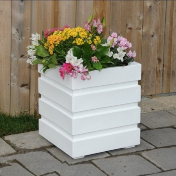 Садовые ящики для цветов