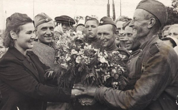 Солдат в поле