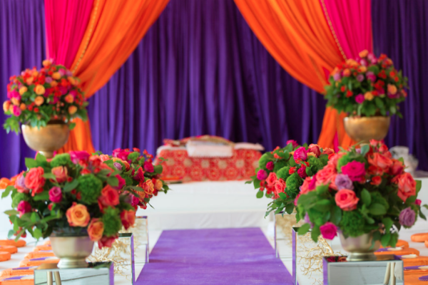 Сцена с цветами