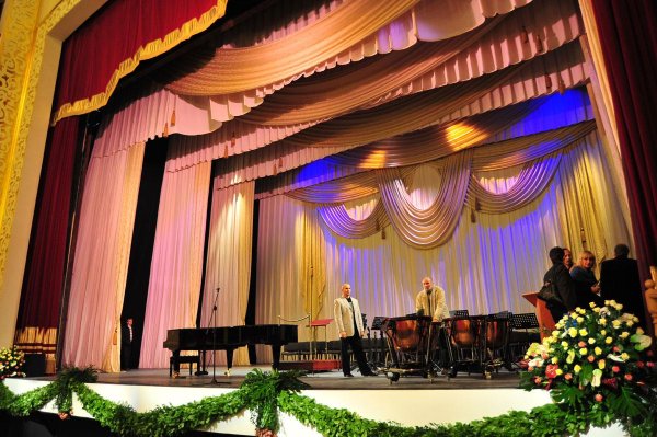 Украшение сцены