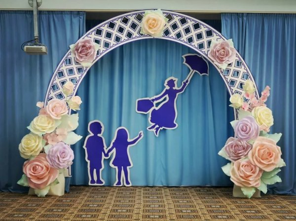 Красивое украшение сцены