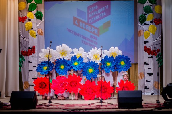 Украшение зала Весна