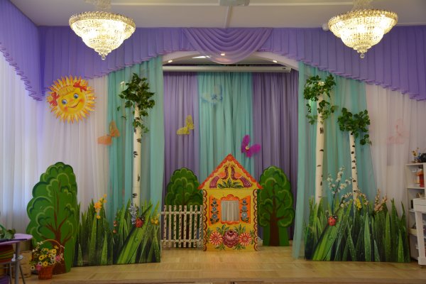 Украшение зала к празднику 8 марта