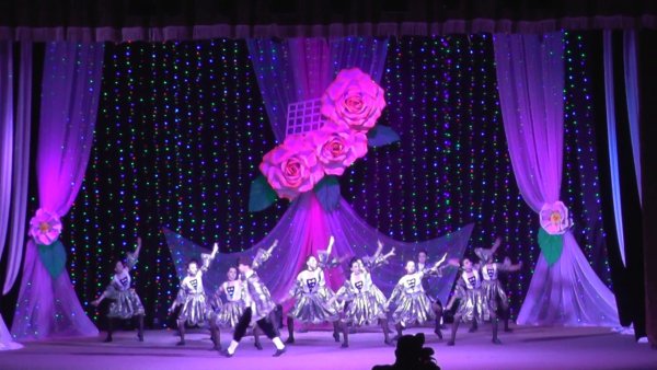 Праздник цветов композиции