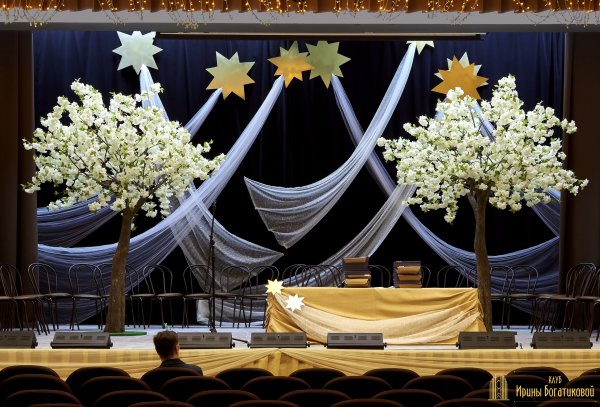 Пинк Флойд стена цветы