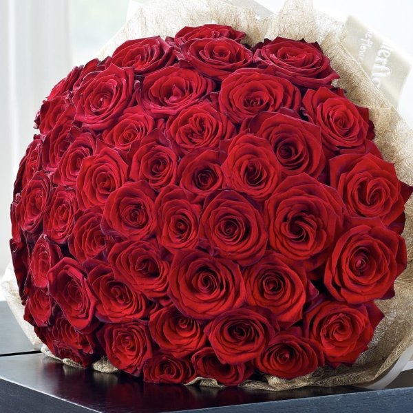 101 Роза ред Наоми