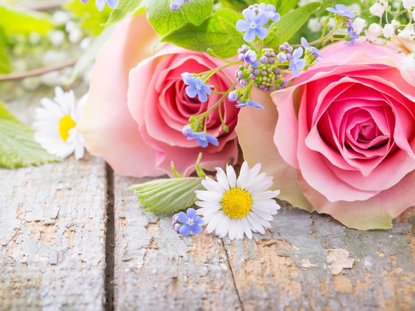 Весенний полевой букет