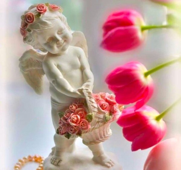 Ангелочек с цветами