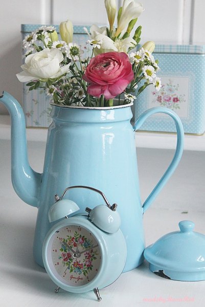 Чайник полевой цветок