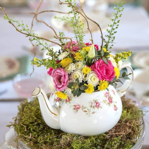 Цветочная композиция в чайнике