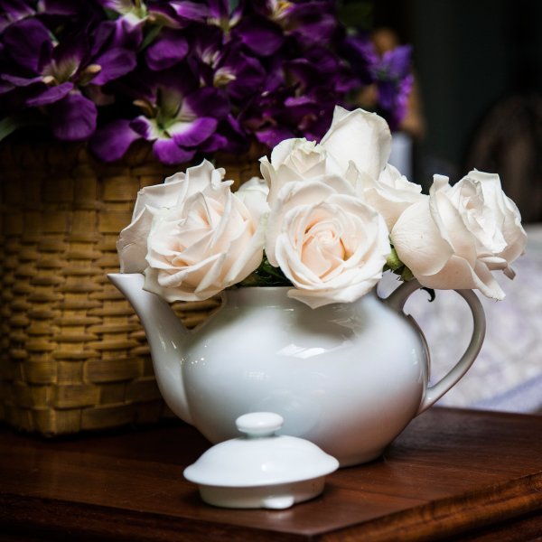 Кашпо чайник для цветов