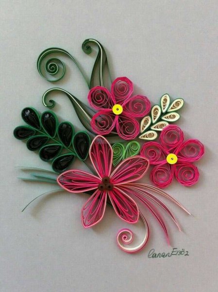 Скрученные цветы из бумаги