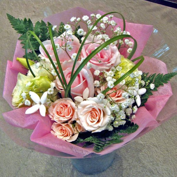 Розы и хризантемы