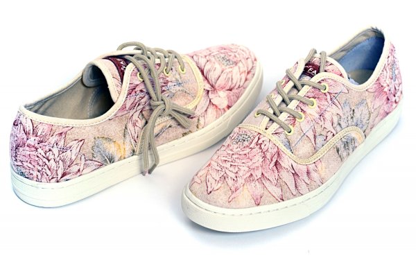 Обувь с ромашками