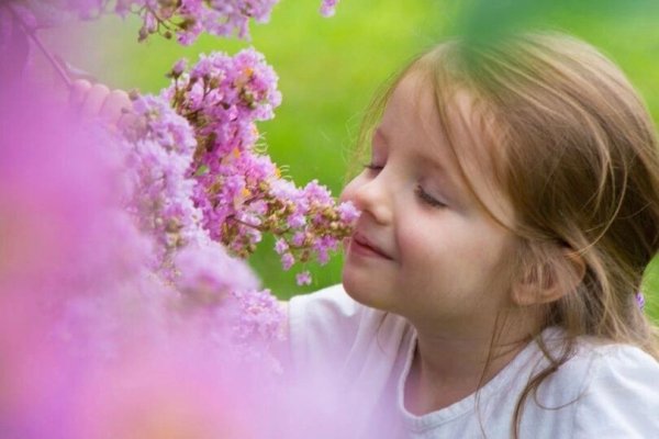 Блондинка с ромашками