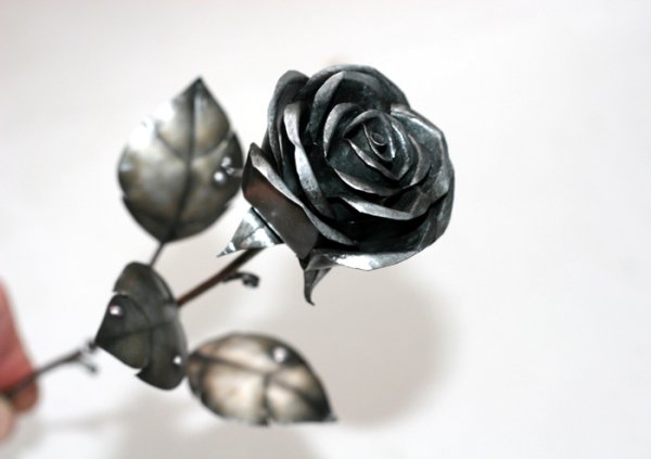 Железная роза