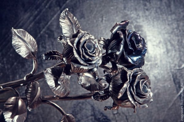 Кованая роза