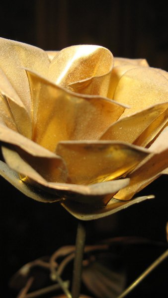 Цветок из золота