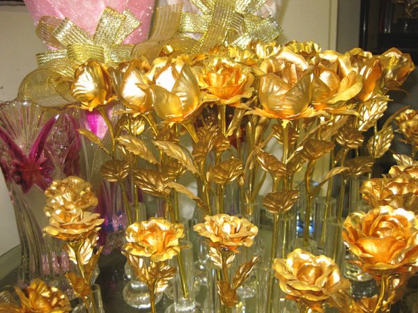 Золотые обои на телефон