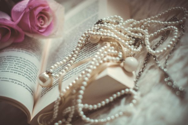 Цветы и бусы