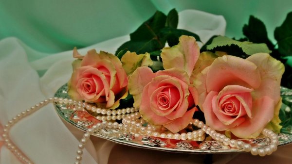 Букет с бусами