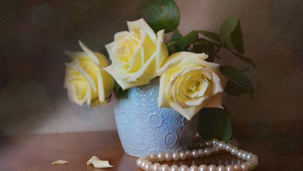 Натюрморт с жемчугом