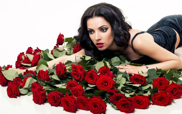 Красивый букет роз для девушки