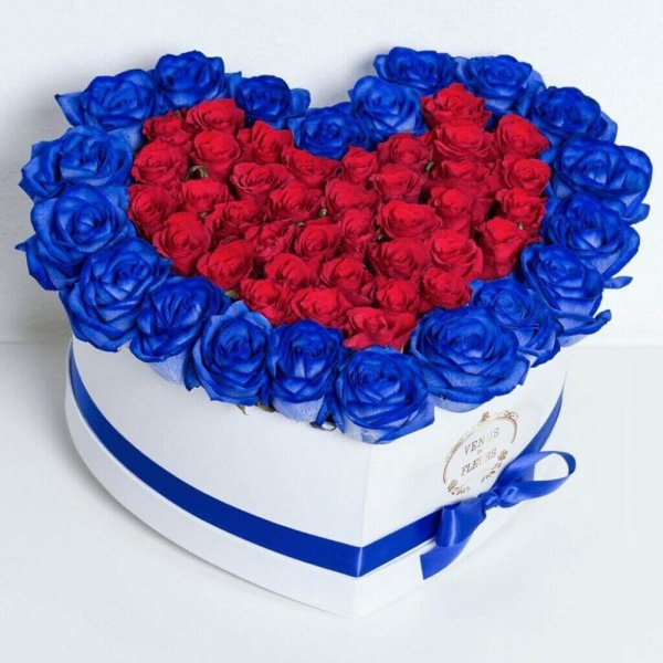 Поле голубых роз