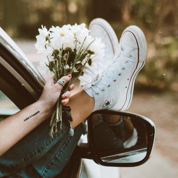 Кеды на заставку