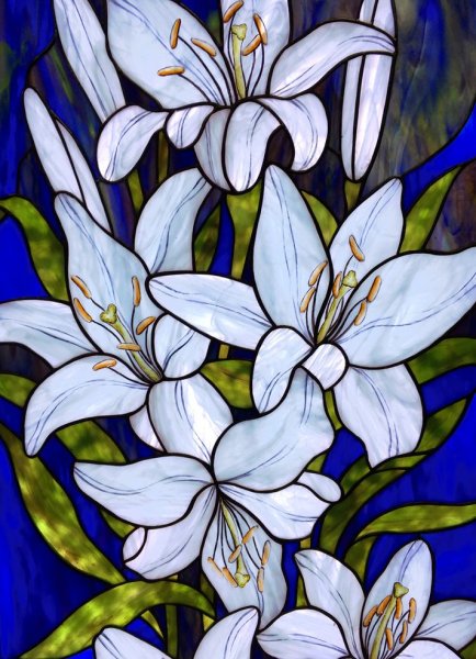 Витражные цветы на стекле