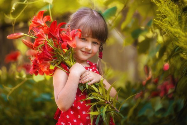 Девочка с цветами