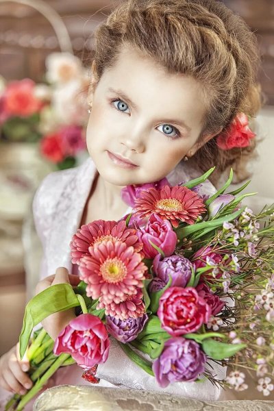 Дети с цветами